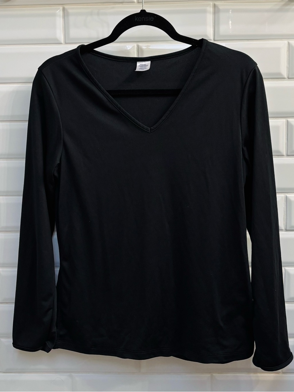 Warm Essentials Women’s Large Black V-Neck Long Sleeve Undershirt